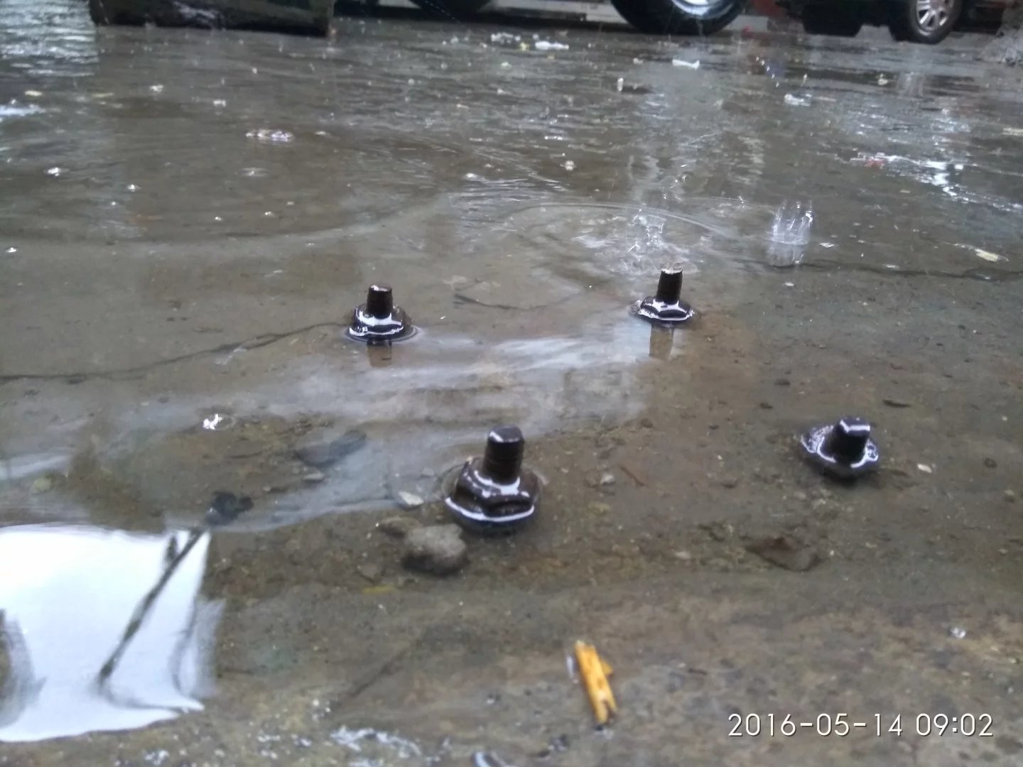 雨一直下